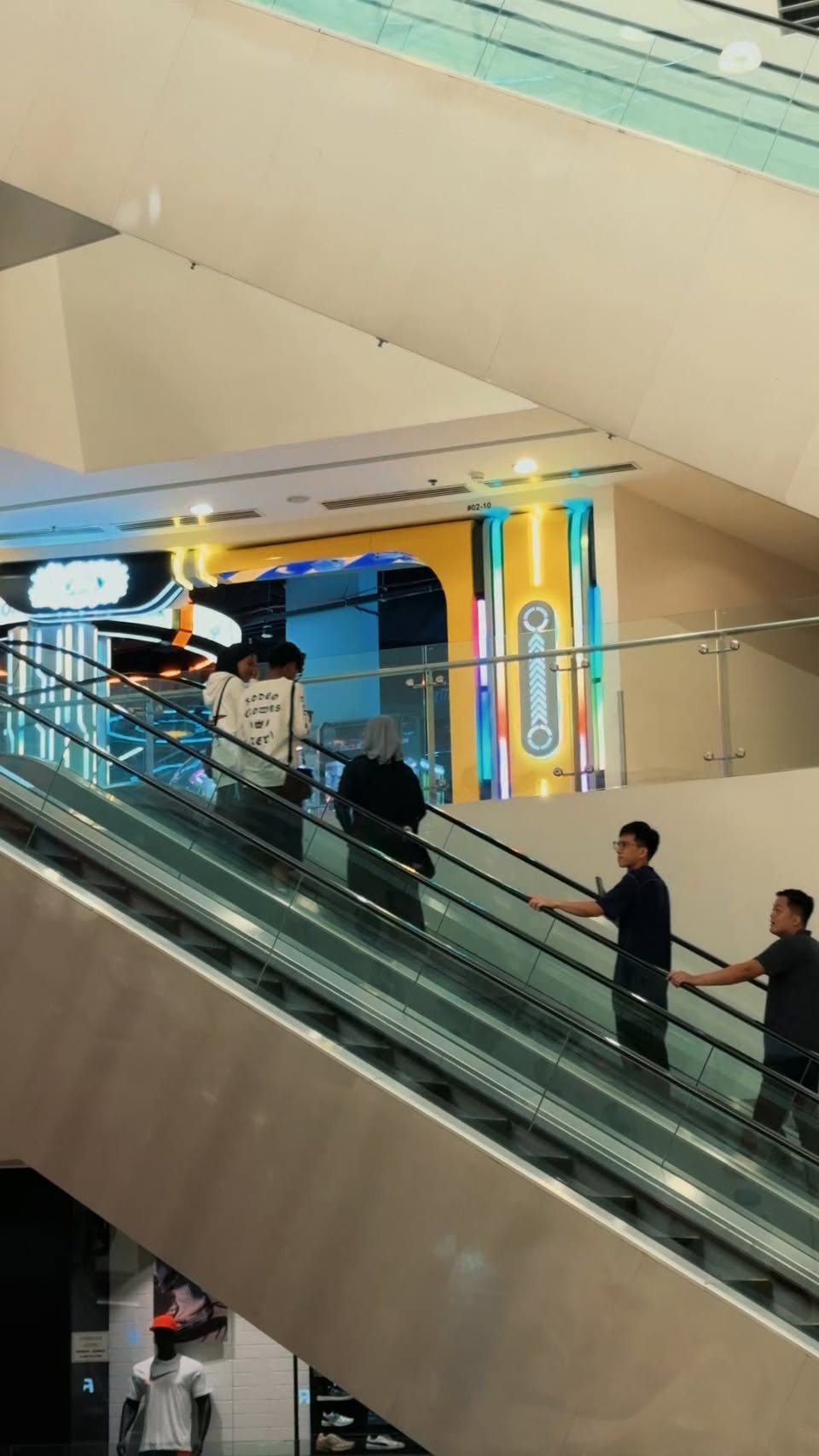 Kallang Wave Mall